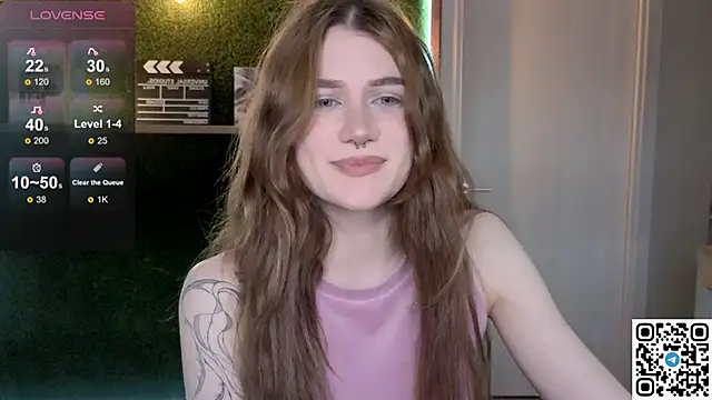 Snapshot of eshleeygreen chatting on May 1, 2026, 9:09 pm eshleeygreen online show from May 1, 2026, 9:09 pm