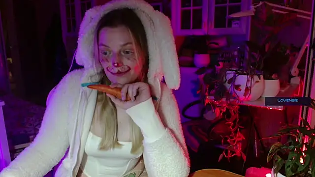 dominyantrix online show from April 10, 2026, 9:33 pm