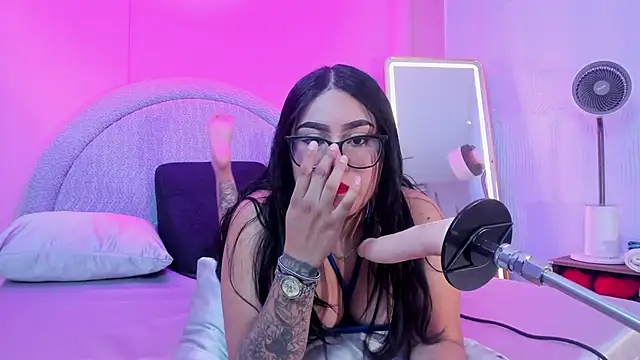 Amy whittee online show from November 11, 2025, 7:30 pm