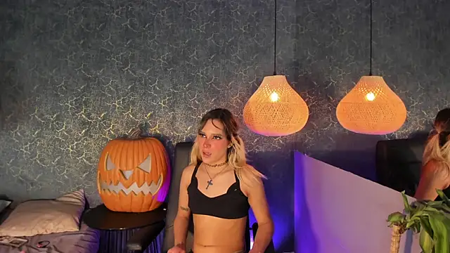 Snapshot of barbie_moon chatting on November 6, 2025, 10:30 am barbie moon online show from November 6, 2025, 10:30 am