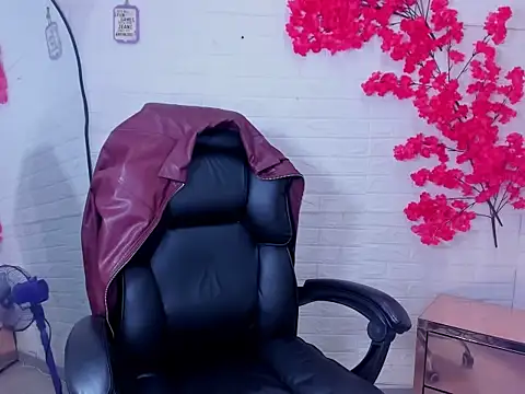 MiaStorm1 online show from November 8, 2025, 11:41 pm