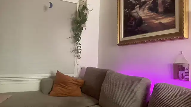 Snapshot of angelgirl98 chatting on December 5, 2025, 1:49 am angelgirl98 online show from December 5, 2025, 1:49 am