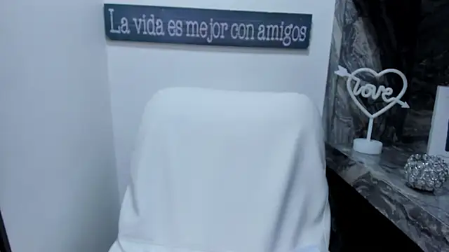 foxy daphne online show from November 8, 2025, 6:11 pm