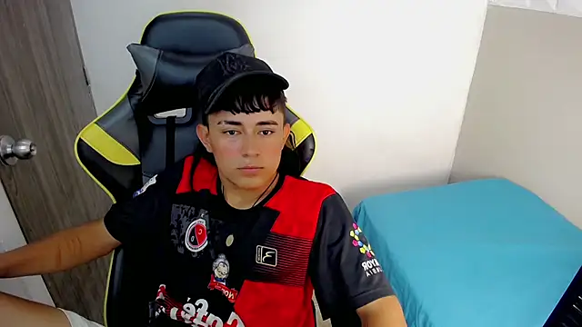 Tatann 18 online show from November 20, 2025, 8:42 pm