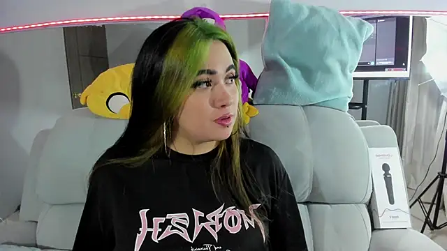 Lilith Zenith  online show from November 7, 2025, 4:50 am