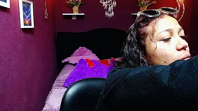 monika 256 online show from February 5, 2026, 1:18 pm