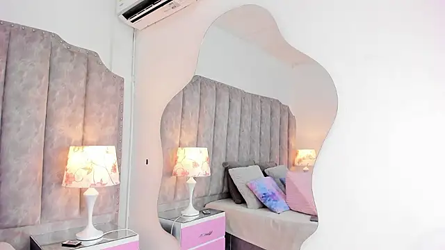 Snapshot of RubyCrox chatting on February 26, 2026, 8:20 pm RubyCrox online show from February 26, 2026, 8:20 pm