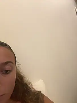 Snapshot of lounaaxangel chatting on November 10, 2025, 8:14 pm lounaaxangel online show from November 10, 2025, 8:14 pm