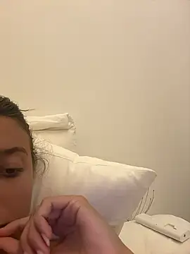 lounaaxangel online show from November 21, 2025, 4:39 pm