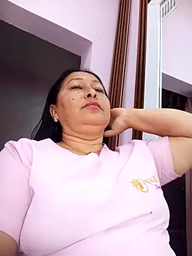 keilaJhonsom1 online show from November 15, 2025, 6:23 pm