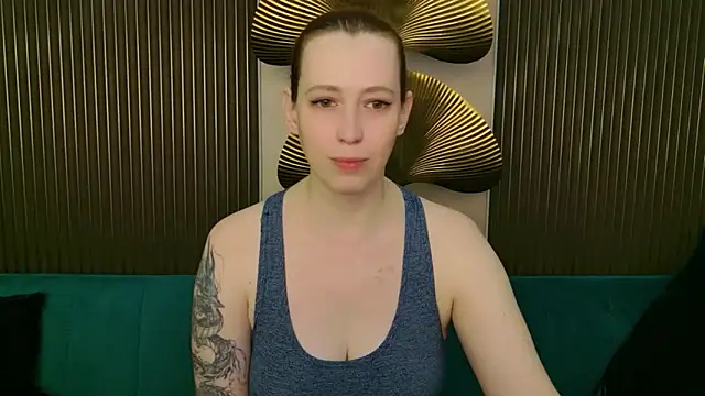 Snapshot of Evie_Berret chatting on March 28, 2026, 8:54 pm Evie Berret online show from March 28, 2026, 8:54 pm