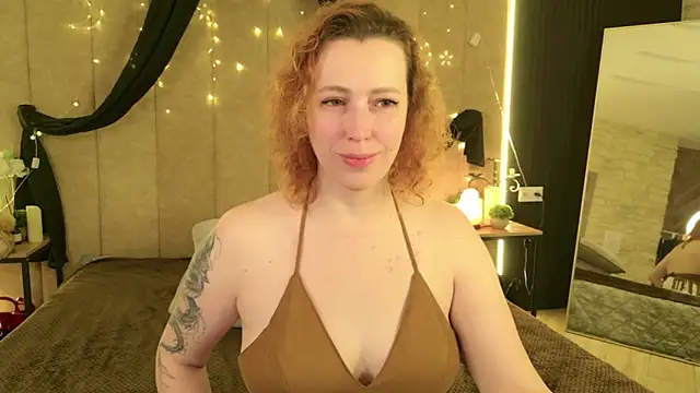 Snapshot of Evie_Berret chatting on May 19, 2026, 9:00 pm Evie Berret online show from May 19, 2026, 9:00 pm