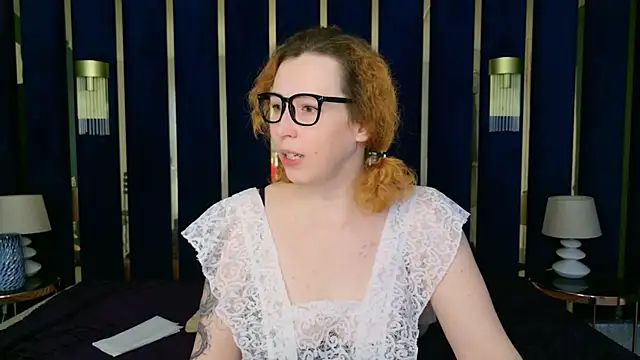 Snapshot of Evie_Berret chatting on February 15, 2026, 7:51 am Evie Berret online show from February 15, 2026, 7:51 am