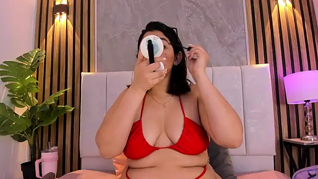 Snapshot of Carlotta_de_velour chatting on May 20, 2026, 2:41 am Carlotta de velour online show from May 20, 2026, 2:41 am