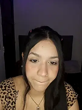 Valentina hott  online show from November 10, 2025, 4:06 am