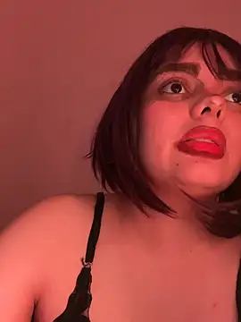 Snapshot of candicewest_ chatting on August 2, 2026, 5:10 pm candicewest online show from August 2, 2026, 5:10 pm
