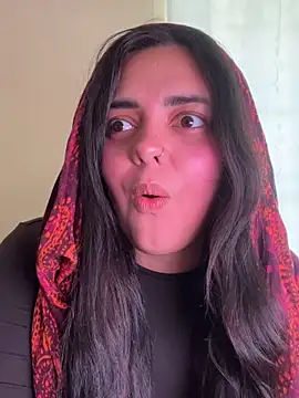 candicewest  online show from April 20, 2026, 4:41 pm