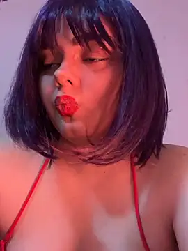 Snapshot of candicewest_ chatting on August 4, 2026, 3:16 pm candicewest online show from August 4, 2026, 3:16 pm