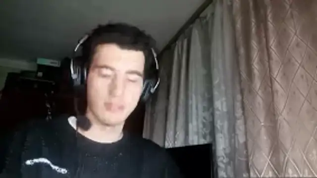 JamesLagerfeld online show from November 7, 2025, 10:35 pm