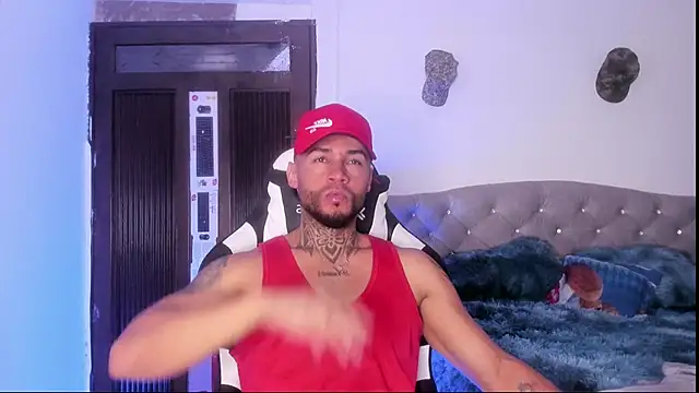 Snapshot of couple-hothot chatting on November 14, 2025, 9:29 pm couple-hothot online show from November 14, 2025, 9:29 pm