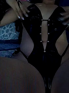 Lunaescarlataa online show from November 16, 2025, 10:24 pm