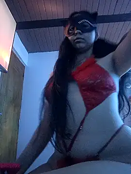 Lunaescarlataa online show from November 8, 2025, 7:50 pm