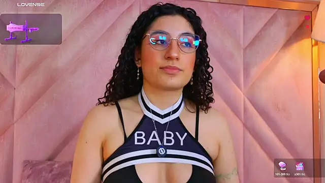 Snapshot of DemiJones_ chatting on May 22, 2026, 4:43 am DemiJones online show from May 22, 2026, 4:43 am