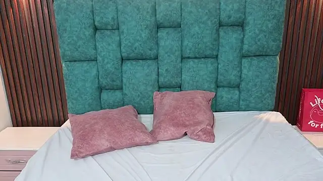 AyananSin online show from November 9, 2025, 12:09 pm