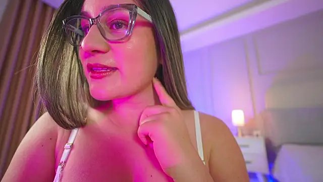 hanna  w online show from March 1, 2026, 3:39 am