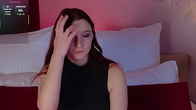 Ellllie online show from November 6, 2025, 9:57 am