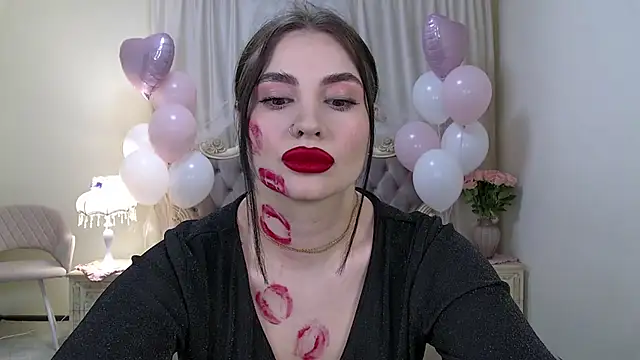 AdrianaTorres online show from February 10, 2026, 7:24 pm