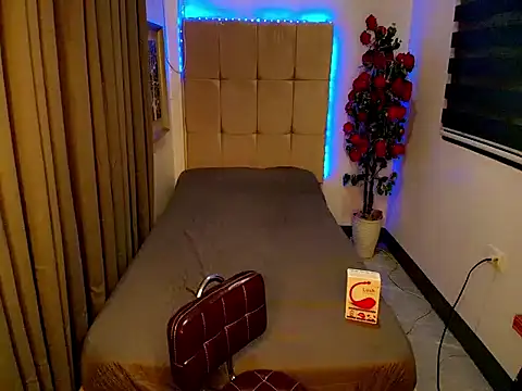 Snapshot of xbedofroses chatting on March 14, 2026, 2:39 am xbedofroses online show from March 14, 2026, 2:39 am