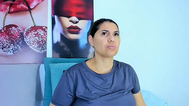 Snapshot of Andhrea_Vale chatting on January 17, 2026, 11:58 am Andhrea Vale online show from January 17, 2026, 11:58 am