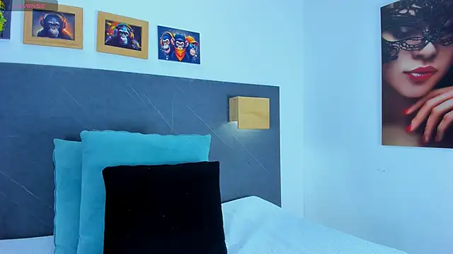 Andhrea Vale online show from March 16, 2026, 12:20 pm