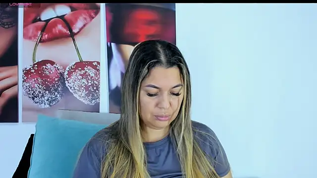 Snapshot of Andhrea_Vale chatting on January 6, 2026, 11:47 am Andhrea Vale online show from January 6, 2026, 11:47 am