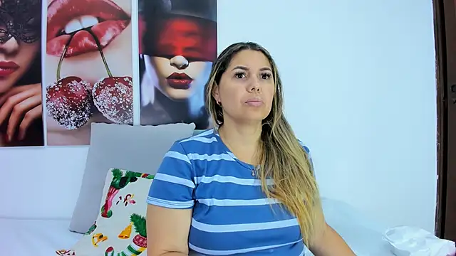 Snapshot of Andhrea_Vale chatting on November 15, 2025, 11:36 am Andhrea Vale online show from November 15, 2025, 11:36 am