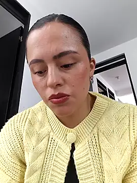 Snapshot of ALEJA__22 chatting on May 12, 2026, 6:47 pm ALEJA 22 online show from May 12, 2026, 6:47 pm