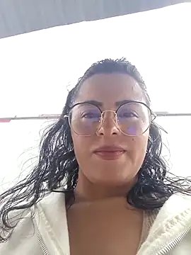 Snapshot of ALEJA__22 chatting on April 27, 2026, 3:10 pm ALEJA 22 online show from April 27, 2026, 3:10 pm