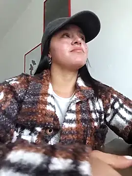 Snapshot of ALEJA__22 chatting on April 17, 2026, 9:28 pm ALEJA 22 online show from April 17, 2026, 9:28 pm