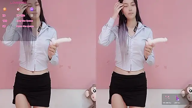 Snapshot of ChloeFozzy chatting on November 7, 2025, 1:37 pm ChloeFozzy online show from November 7, 2025, 1:37 pm