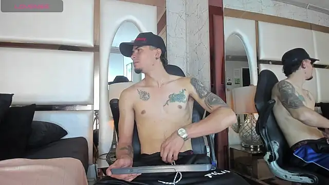 Snapshot of Sharon_Tyga20 chatting on November 8, 2025, 1:14 pm Sharon Tyga20 online show from November 8, 2025, 1:14 pm