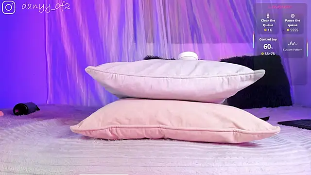 Snapshot of Daniihot__ chatting on January 11, 2026, 2:51 am Daniihot online show from January 11, 2026, 2:51 am