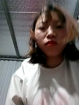 julybi online show from November 17, 2025, 9:41 pm