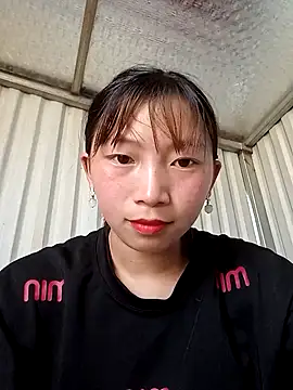 julybi online show from November 7, 2025, 5:56 am