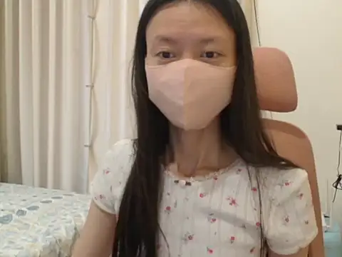 Snapshot of Lil-Cherries chatting on March 21, 2026, 6:36 am Lil-Cherries online show from March 21, 2026, 6:36 am