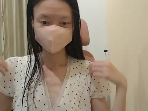 Lil-Cherries online show from February 15, 2026, 2:49 pm