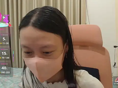 Lil-Cherries online show from December 15, 2025, 2:12 pm