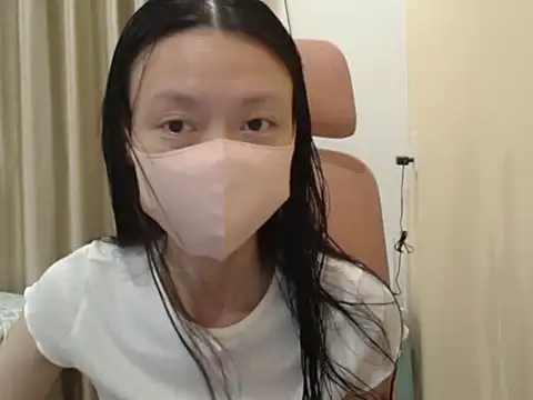 Snapshot of Lil-Cherries chatting on April 11, 2026, 2:43 pm Lil-Cherries online show from April 11, 2026, 2:43 pm