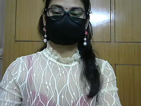 Snapshot of Fairy_Pie chatting on May 8, 2026, 6:23 pm Fairy Pie online show from May 8, 2026, 6:23 pm