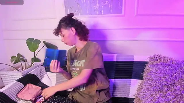 AliceMadnes online show from March 14, 2026, 12:44 pm